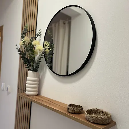 Apartman 17b *